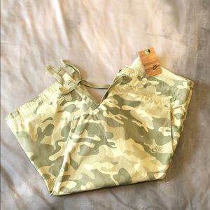 NWT!  Ladies Nike Sportswear Camouflage cargo pant
